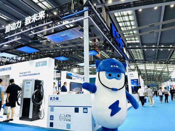 SANTAK Castle 3C3 HD Three Phase 380V 400V 415V 60KVA 60KW Online Tower UPS for Data Center Computer Networking 13